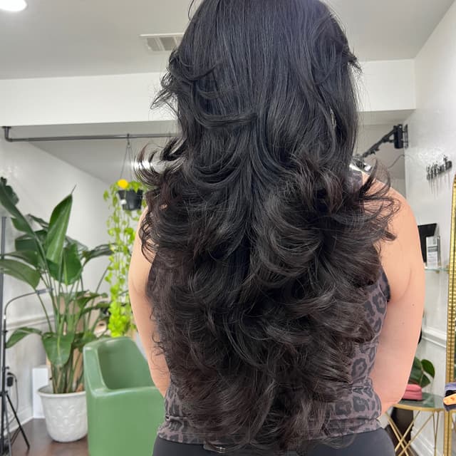 4 Bombshell blowouts at Shear N Mane in Roundrock, TX